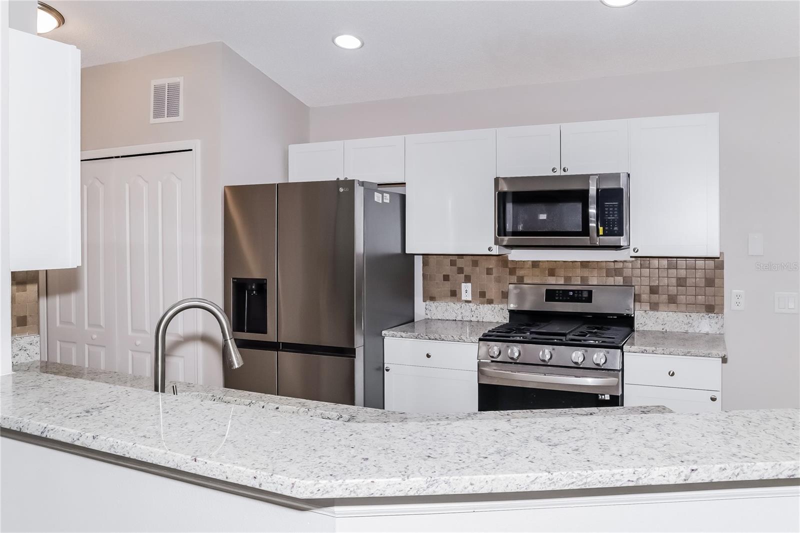 2544 MEADOW OAKS LOOP, CLERMONT, FL, 34714