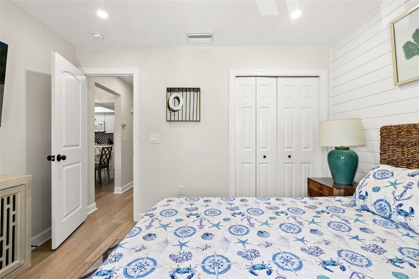 8106 GULF DR, HOLMES BEACH, FL, 34217