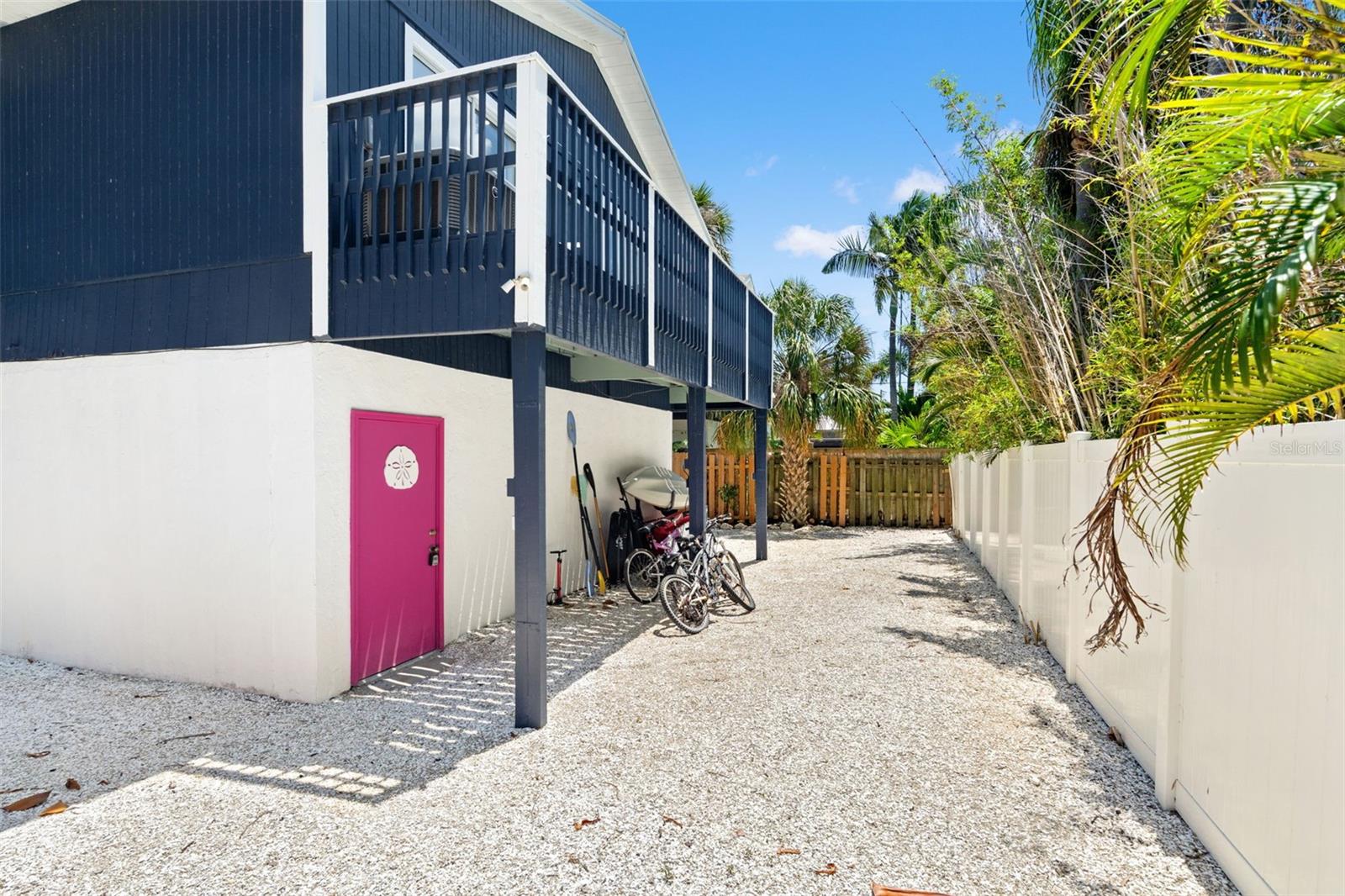 8106 GULF DR, HOLMES BEACH, FL, 34217