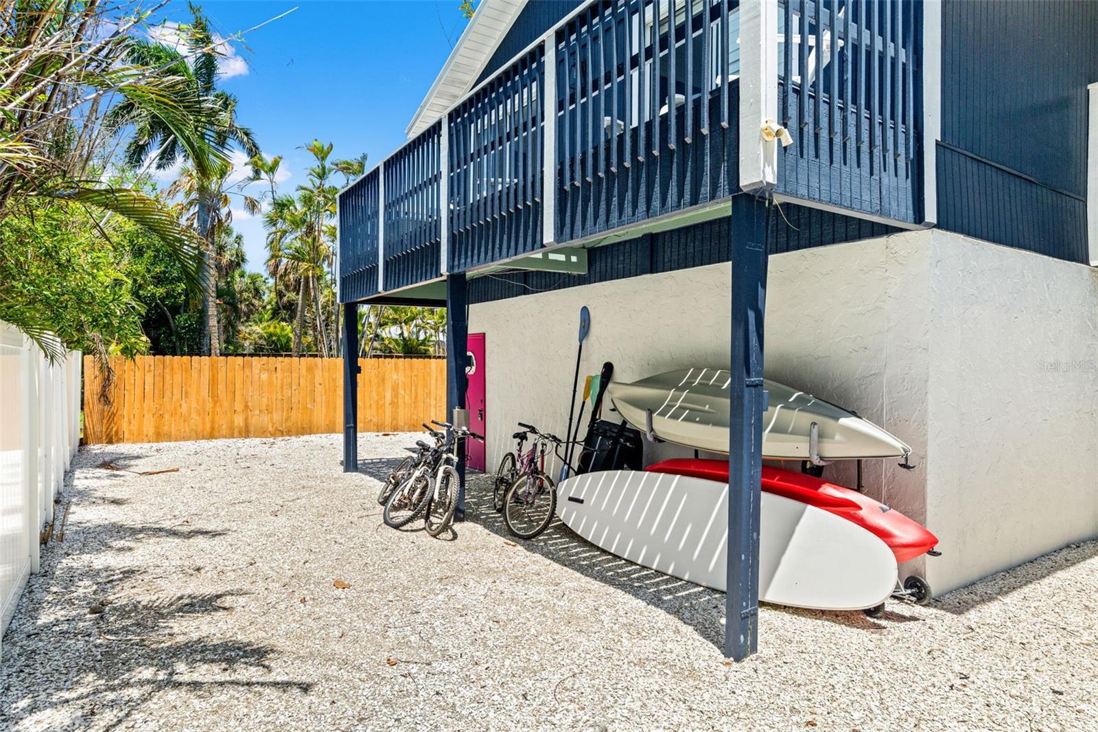 8106 GULF DR, HOLMES BEACH, FL, 34217