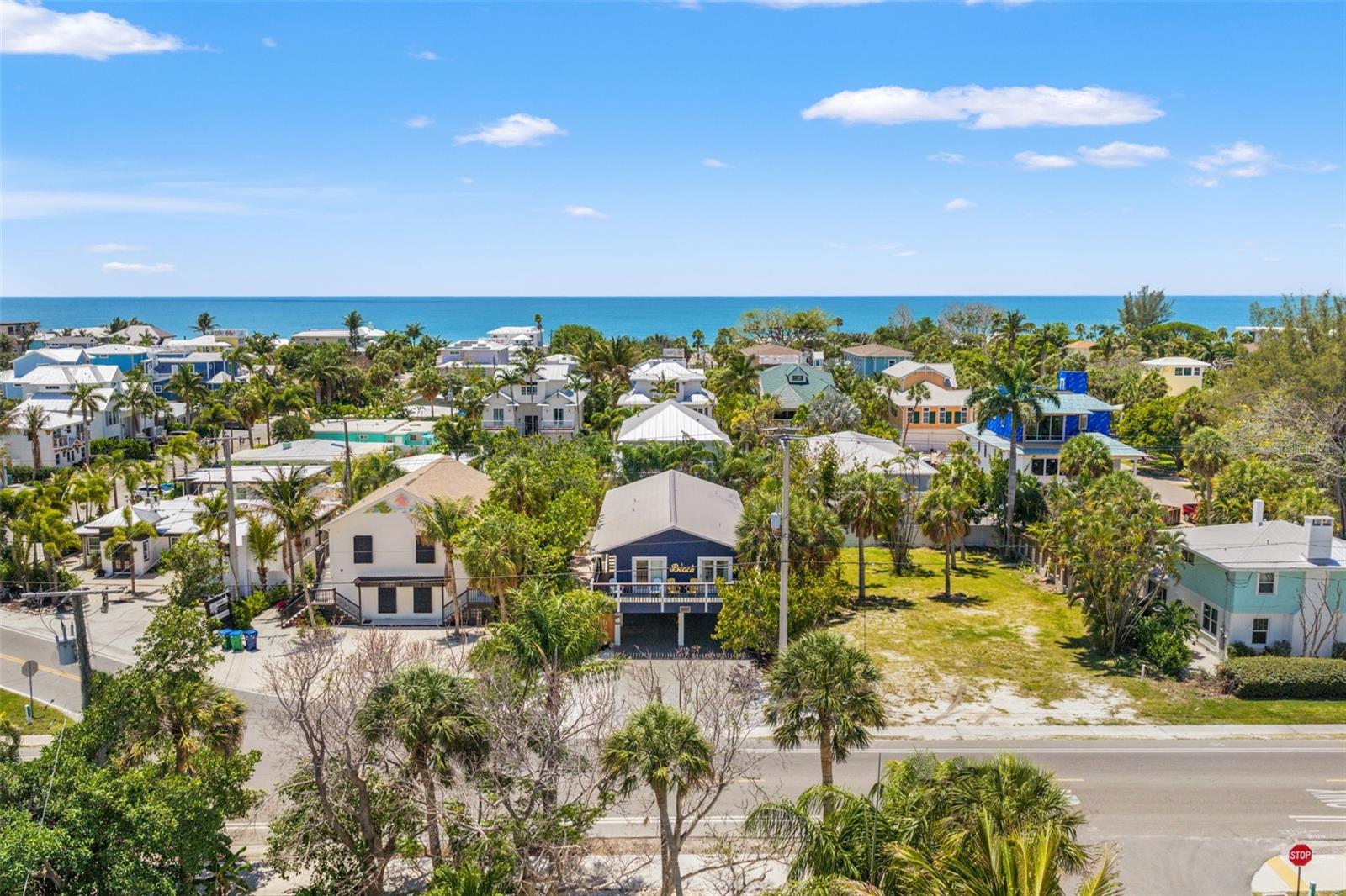 8106 GULF DR, HOLMES BEACH, FL, 34217