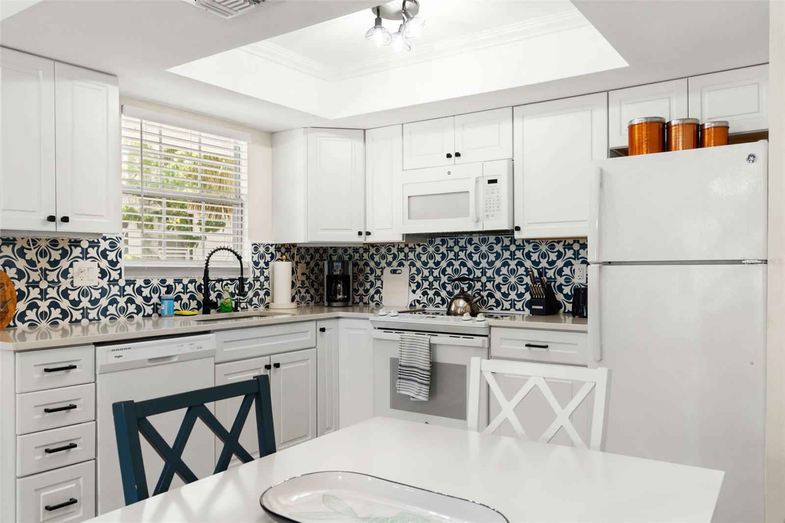 8106 GULF DR, HOLMES BEACH, FL, 34217