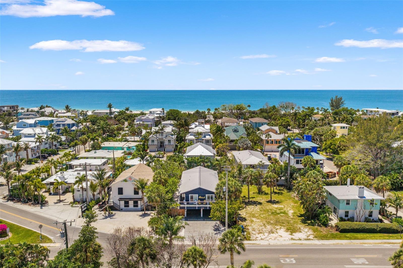8106 GULF DR, HOLMES BEACH, FL, 34217