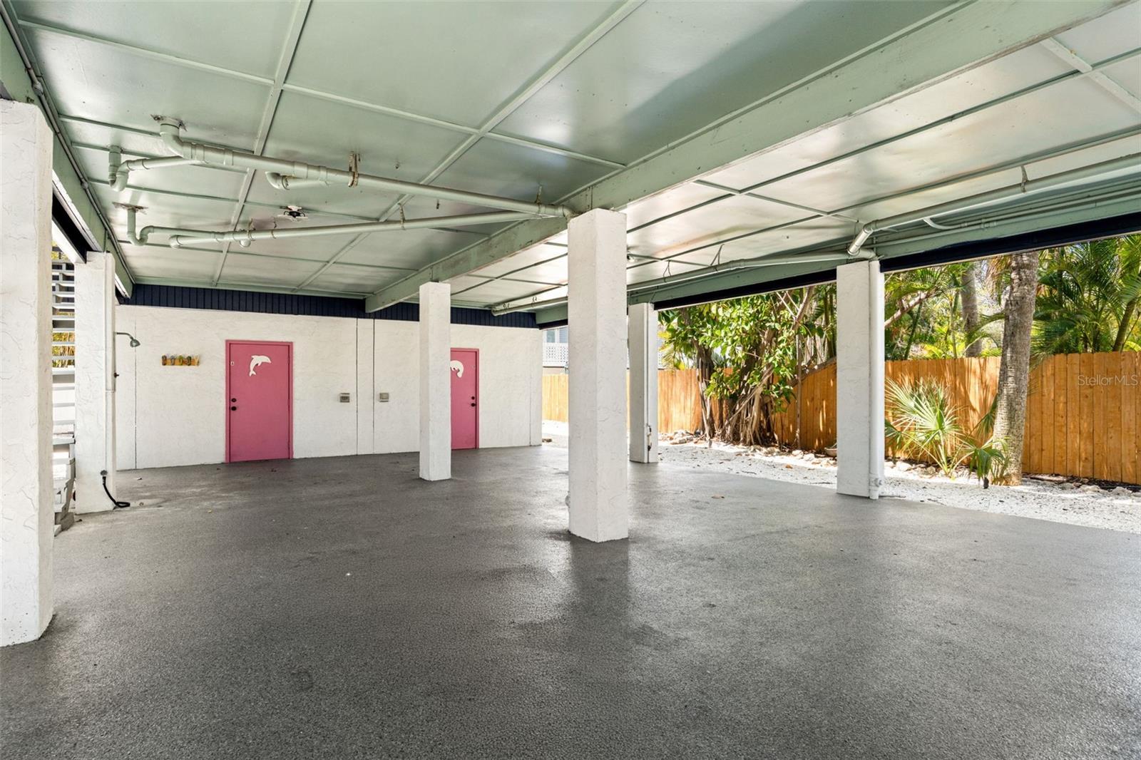 8106 GULF DR, HOLMES BEACH, FL, 34217