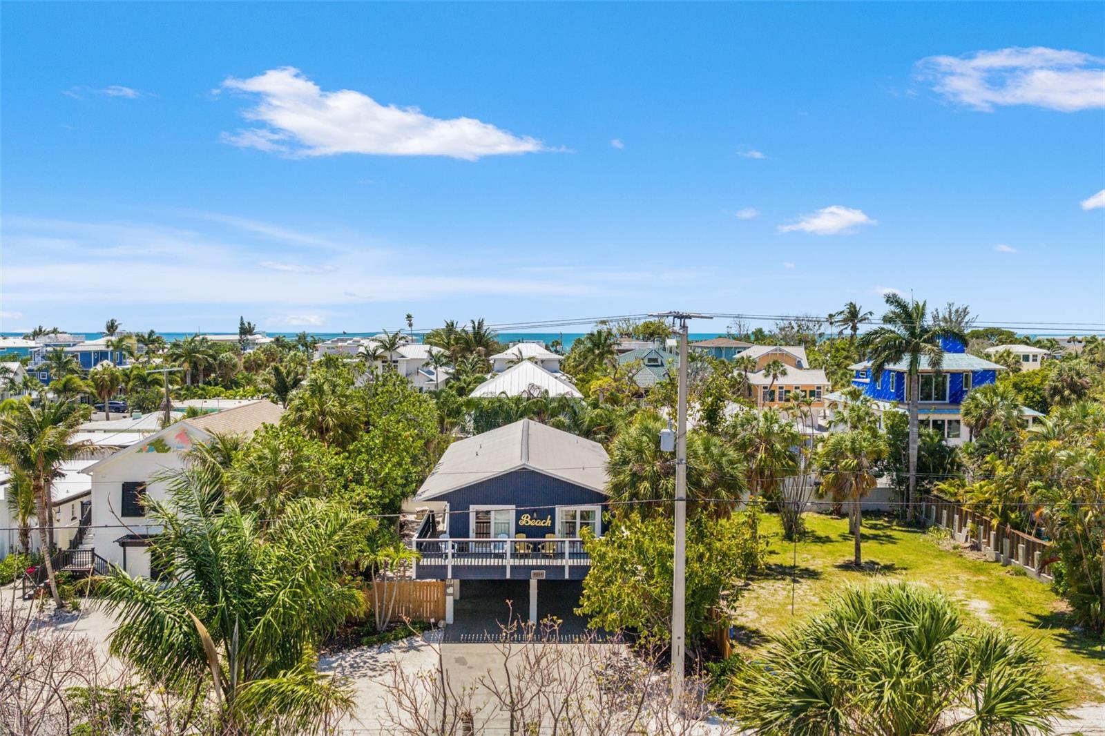 8106 GULF DR, HOLMES BEACH, FL, 34217