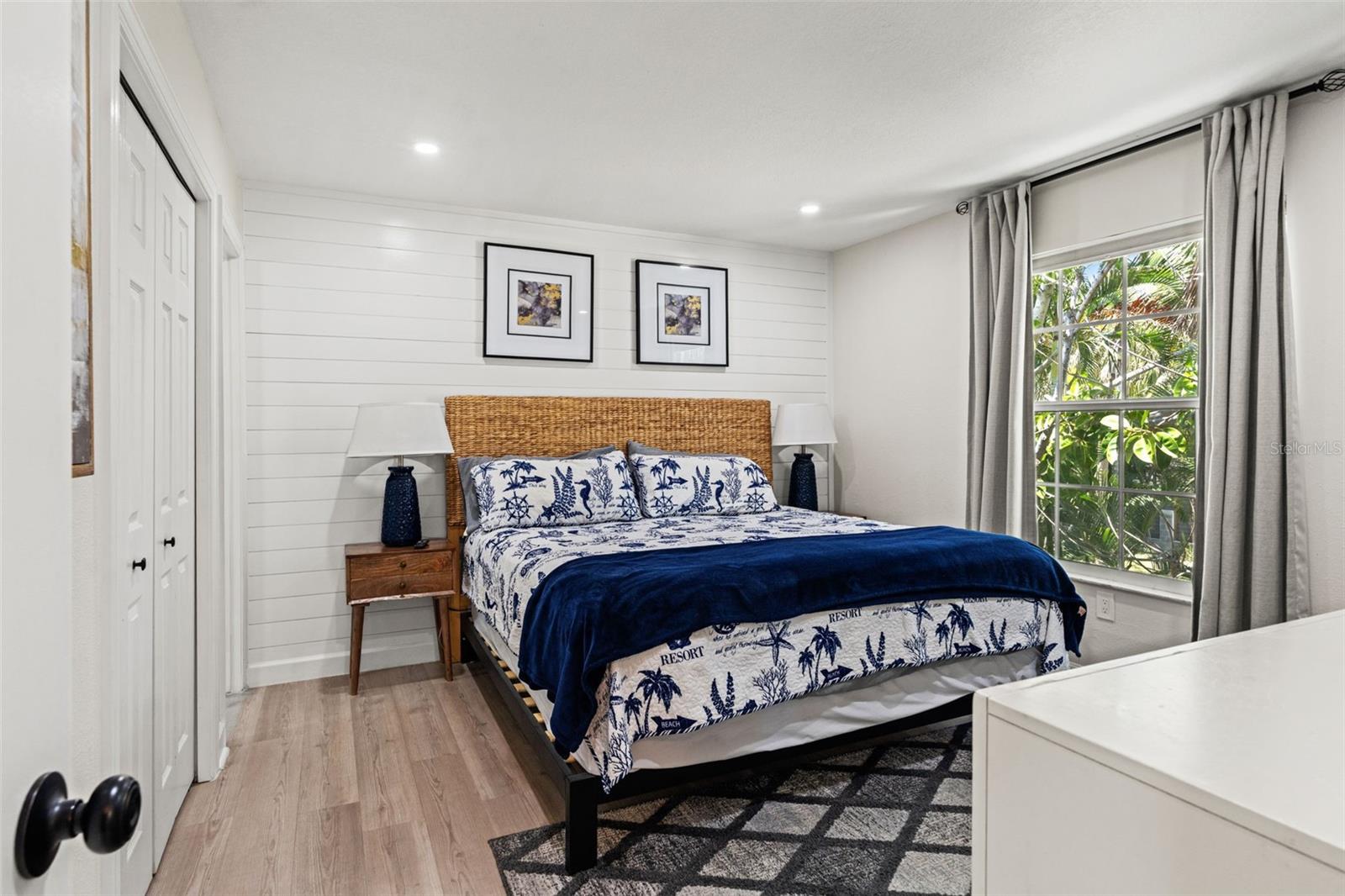 8106 GULF DR, HOLMES BEACH, FL, 34217