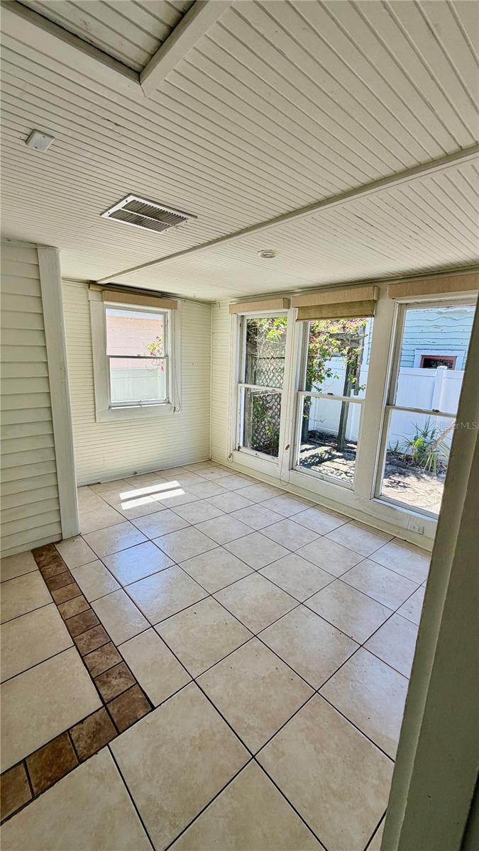 640 9TH AVE N, ST PETERSBURG, FL, 33701