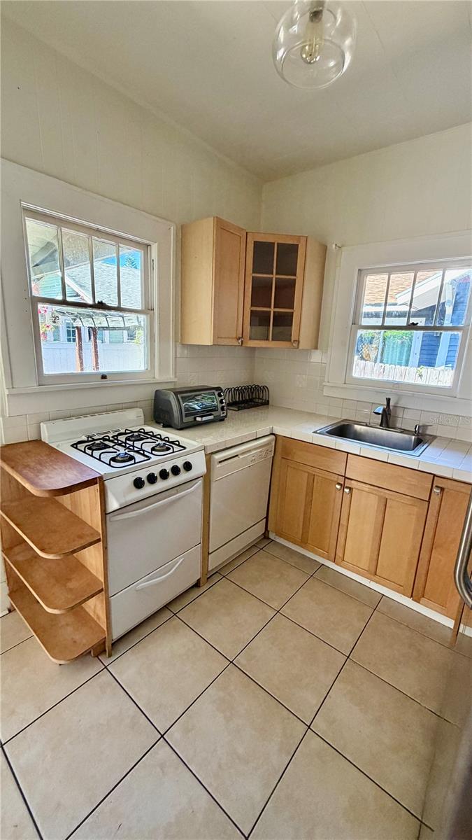 640 9TH AVE N, ST PETERSBURG, FL, 33701