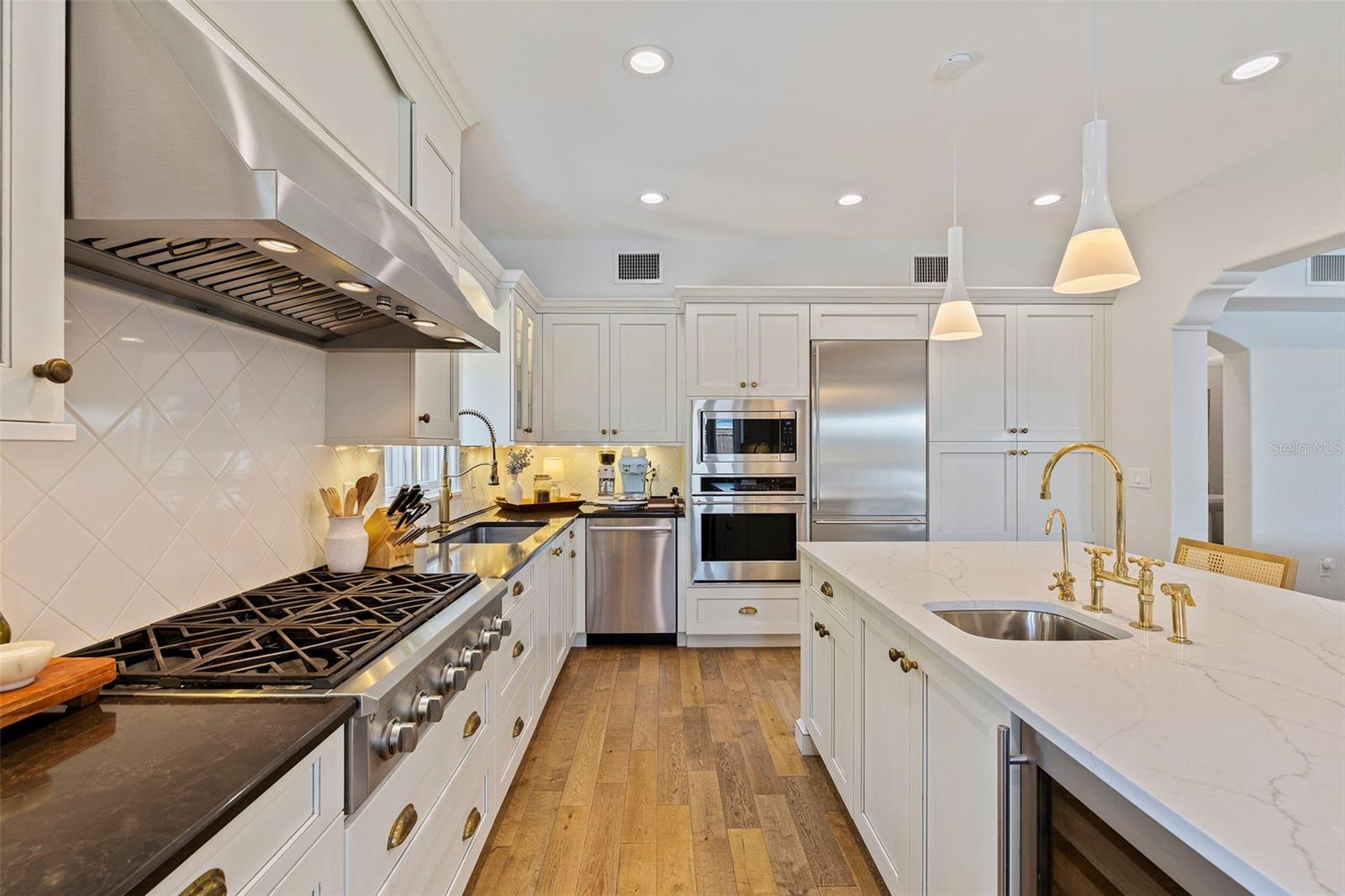 1101 JUNGLE AVE N, ST PETERSBURG, FL, 33710