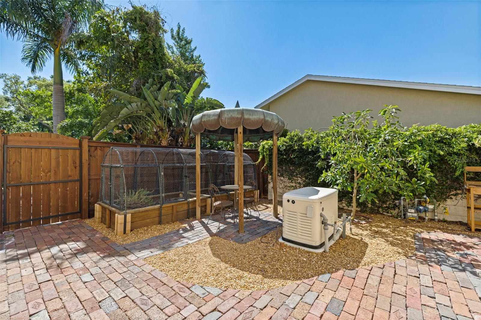 1101 JUNGLE AVE N, ST PETERSBURG, FL, 33710