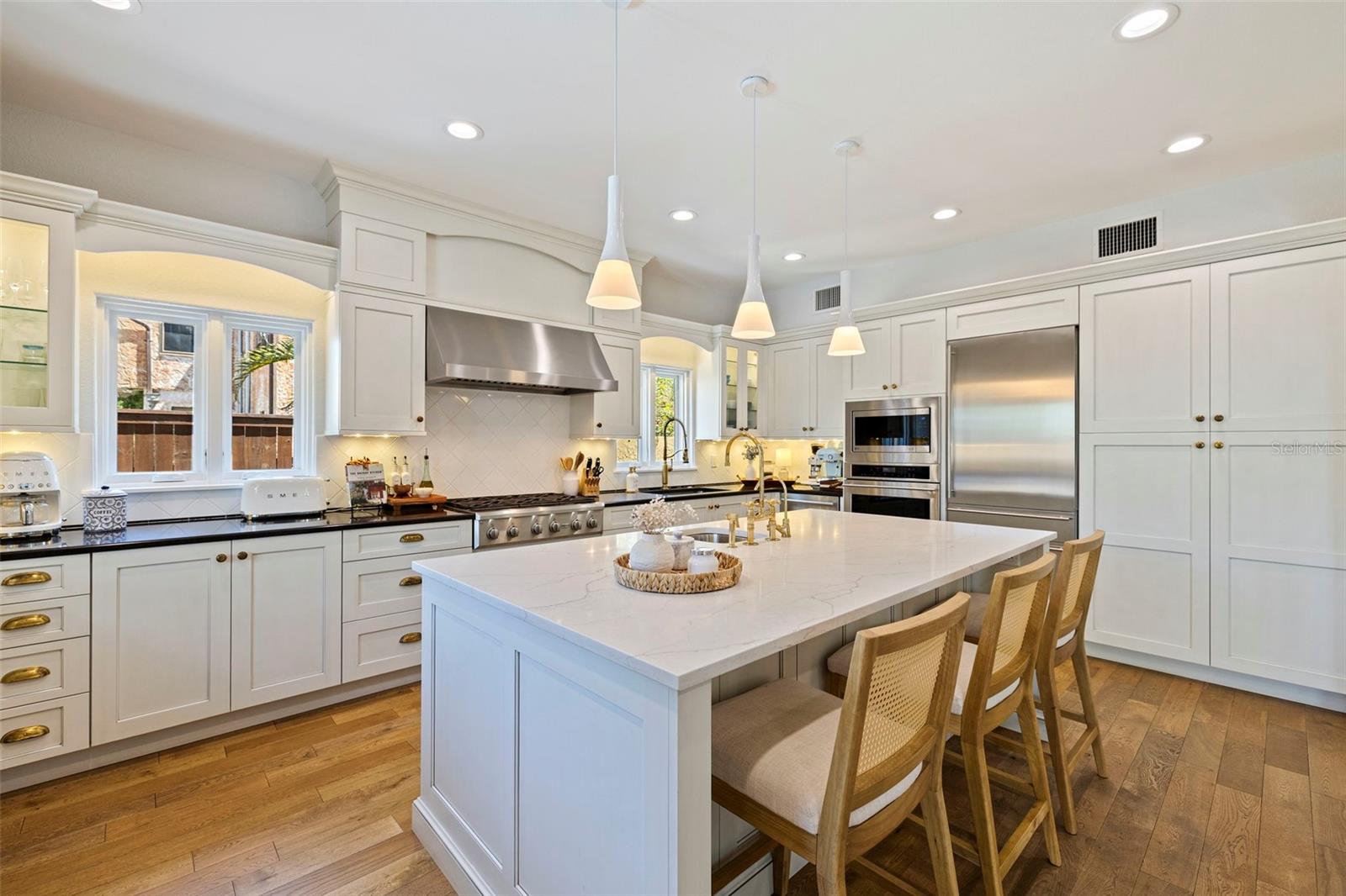 1101 JUNGLE AVE N, ST PETERSBURG, FL, 33710