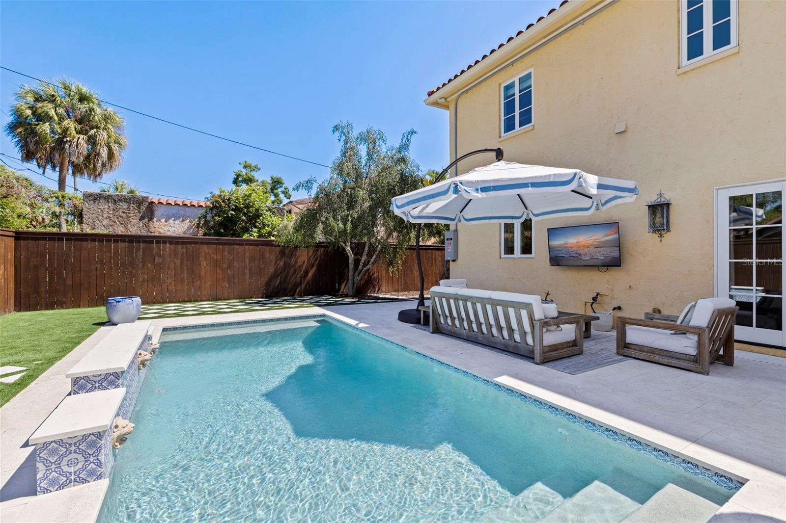 1101 JUNGLE AVE N, ST PETERSBURG, FL, 33710