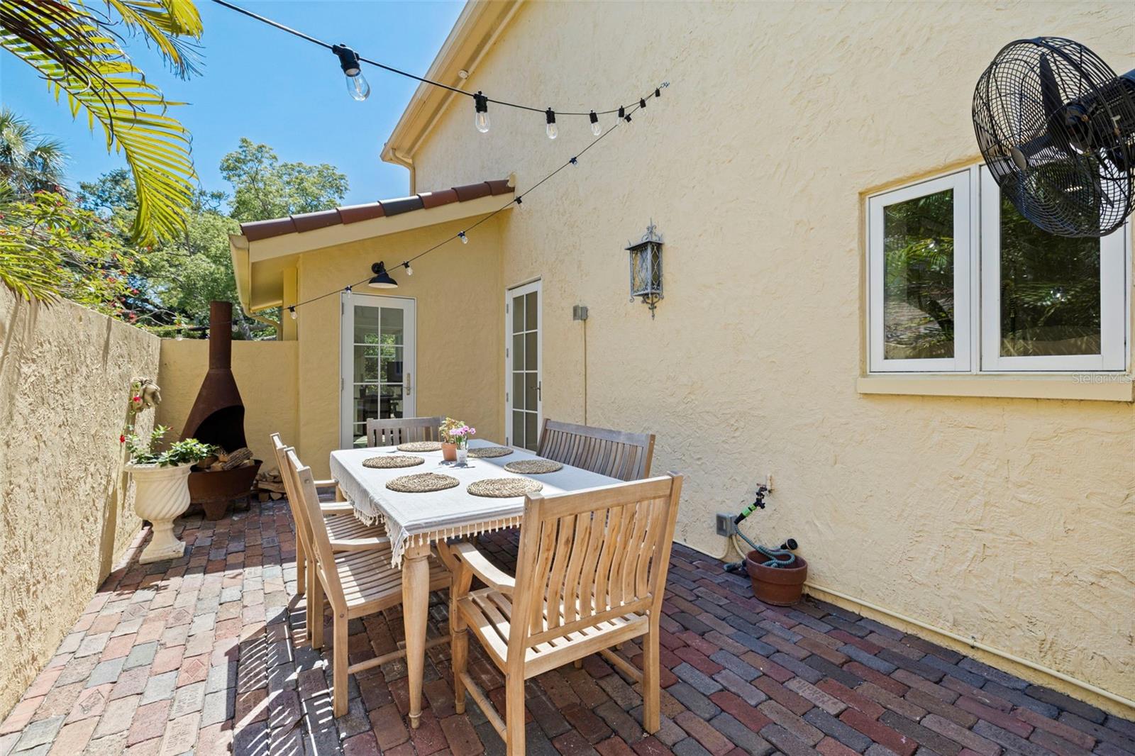 1101 JUNGLE AVE N, ST PETERSBURG, FL, 33710
