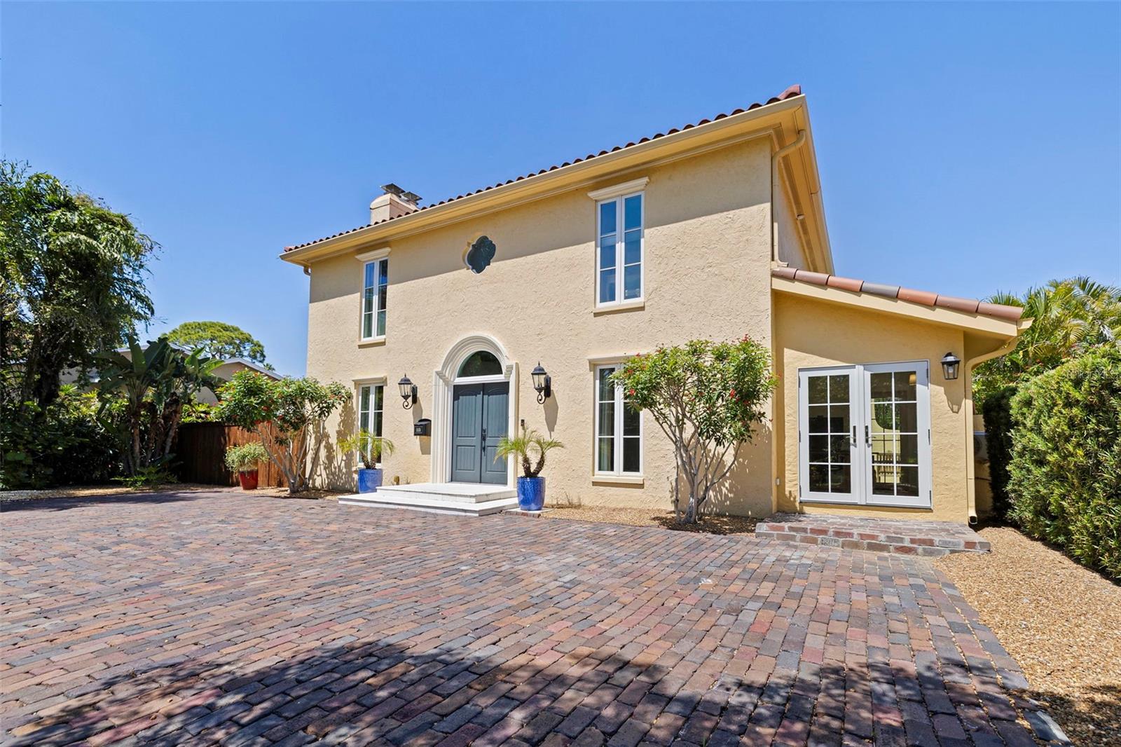 1101 JUNGLE AVE N, ST PETERSBURG, FL, 33710
