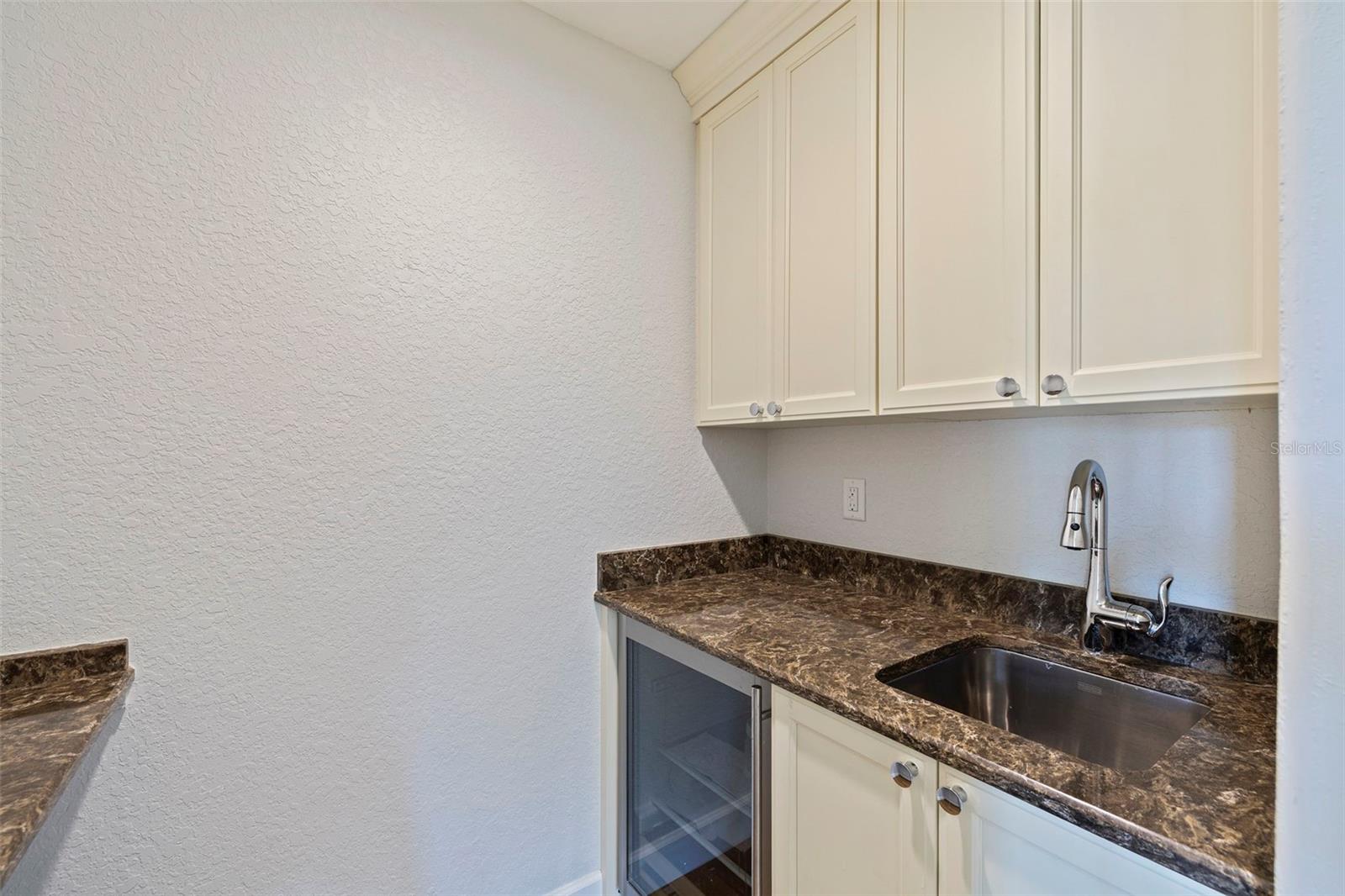 1101 JUNGLE AVE N, ST PETERSBURG, FL, 33710