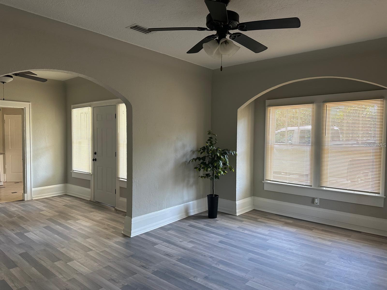 221 N JULIA AVE, DELAND, FL, 32720
