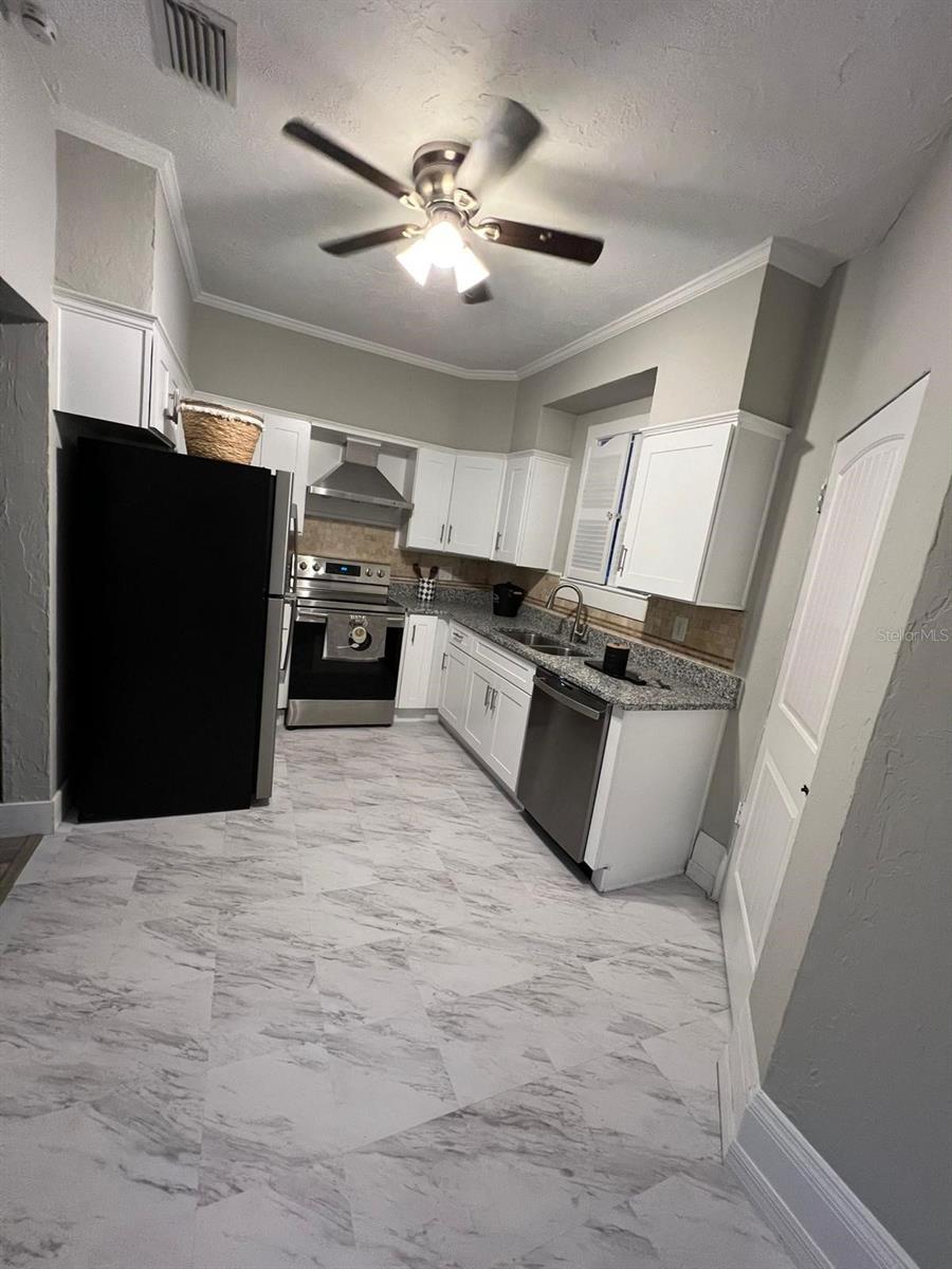 221 N JULIA AVE, DELAND, FL, 32720