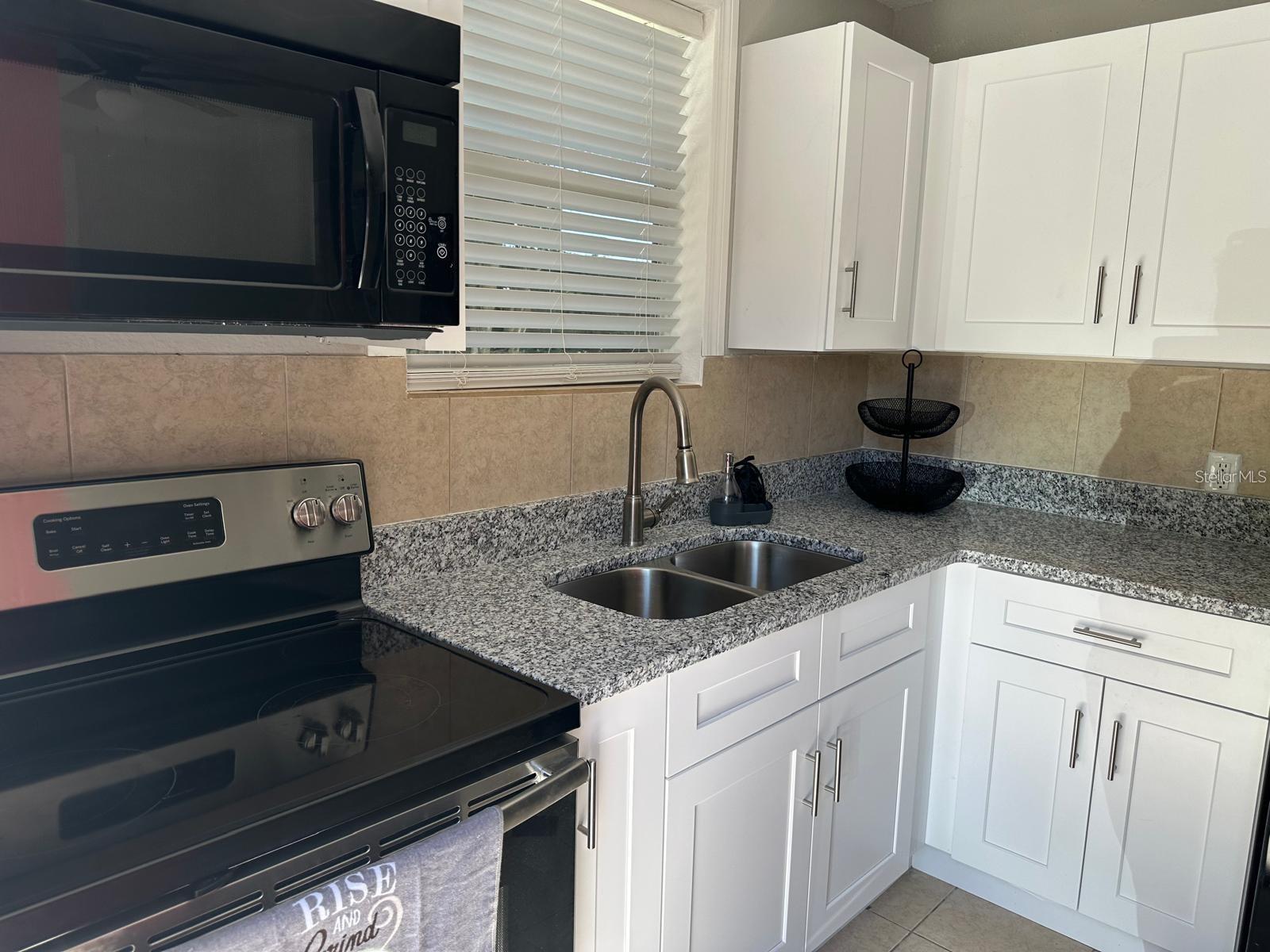 221 N JULIA AVE, DELAND, FL, 32720