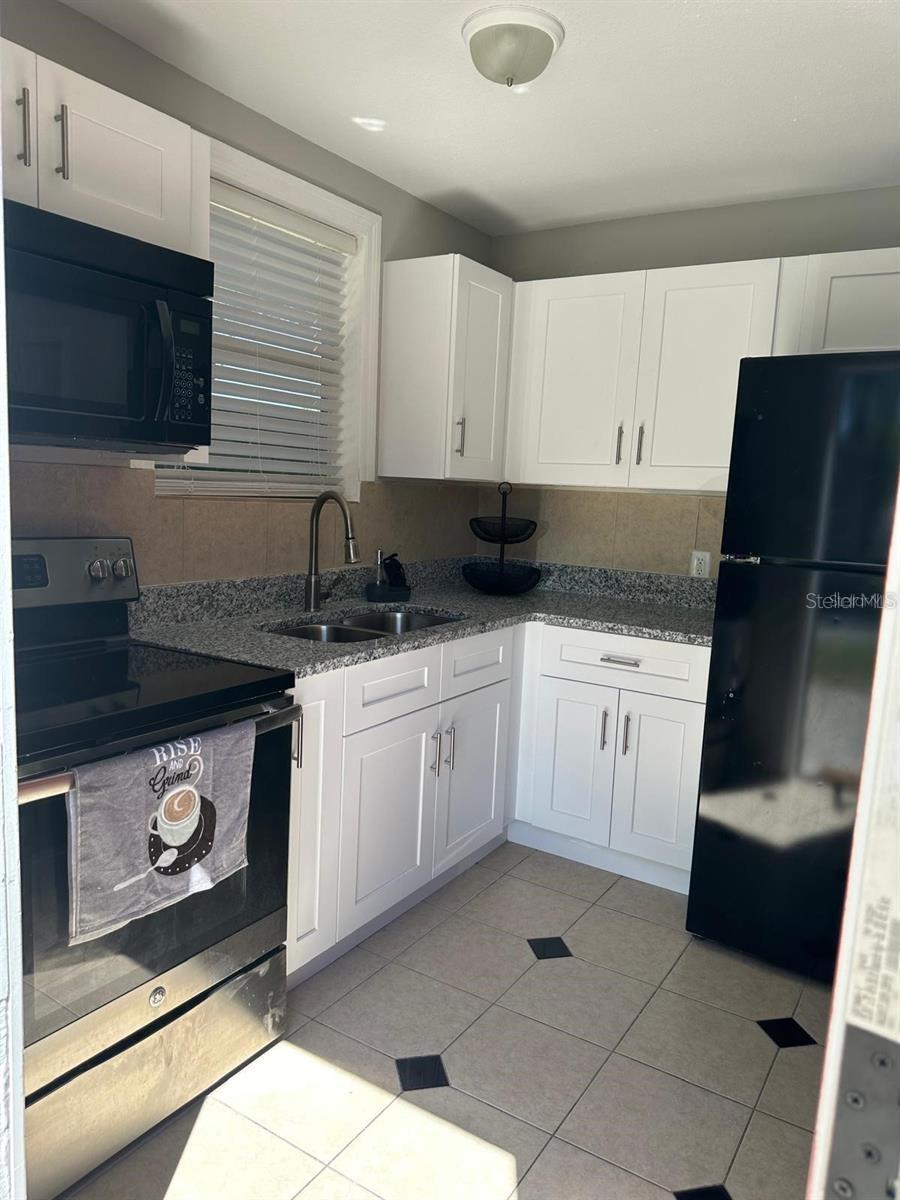 221 N JULIA AVE, DELAND, FL, 32720