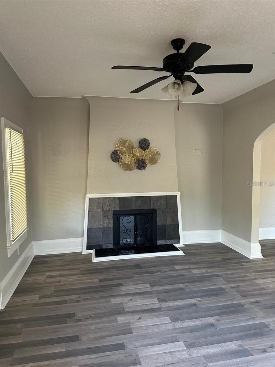 221 N JULIA AVE, DELAND, FL, 32720