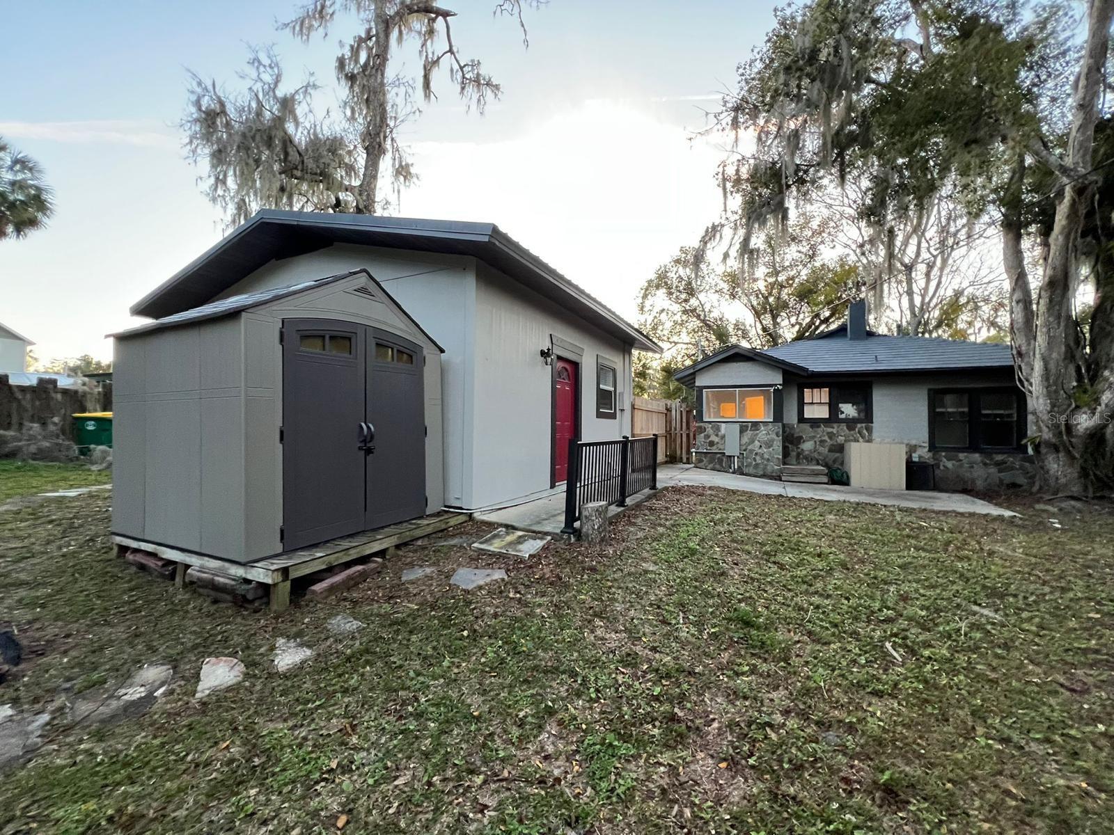 221 N JULIA AVE, DELAND, FL, 32720