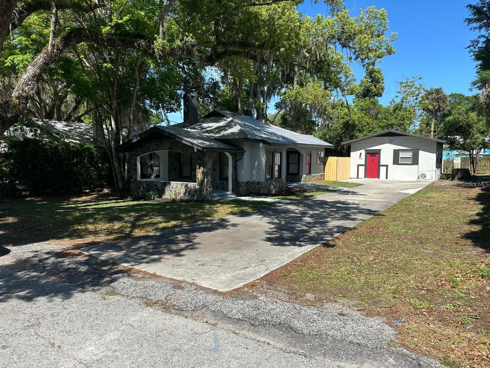 221 N JULIA AVE, DELAND, FL, 32720