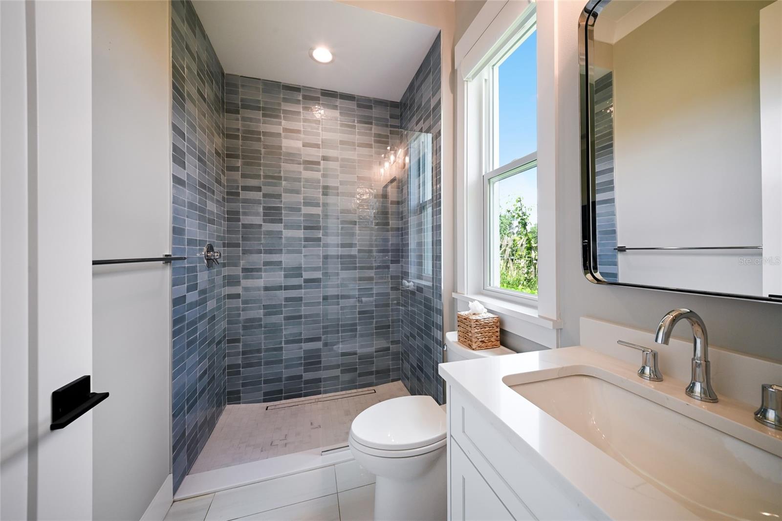 19443 BEACON PARK PL, BRADENTON, FL, 34202