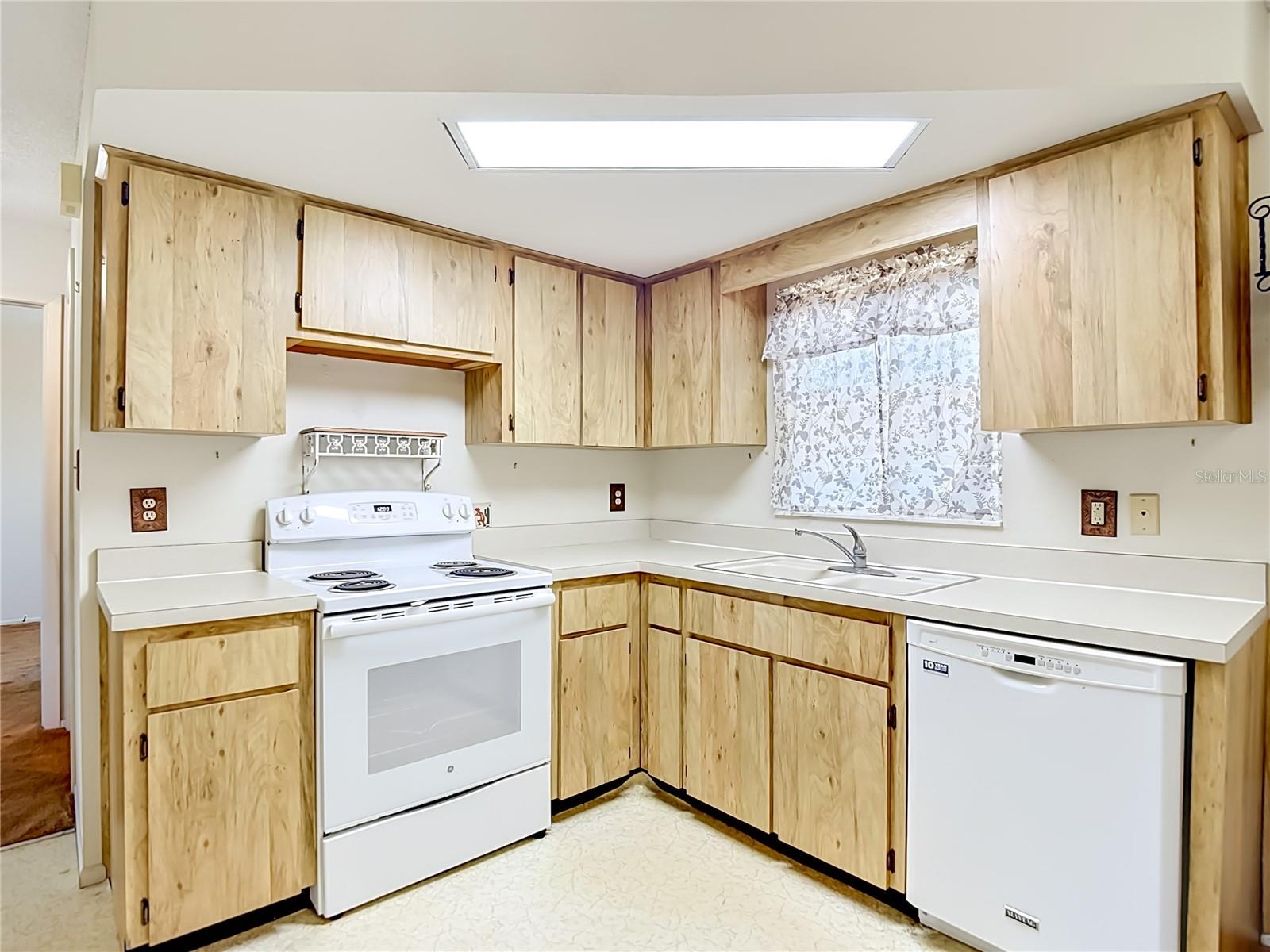 8406 LURAY DR, PORT RICHEY, FL, 34668