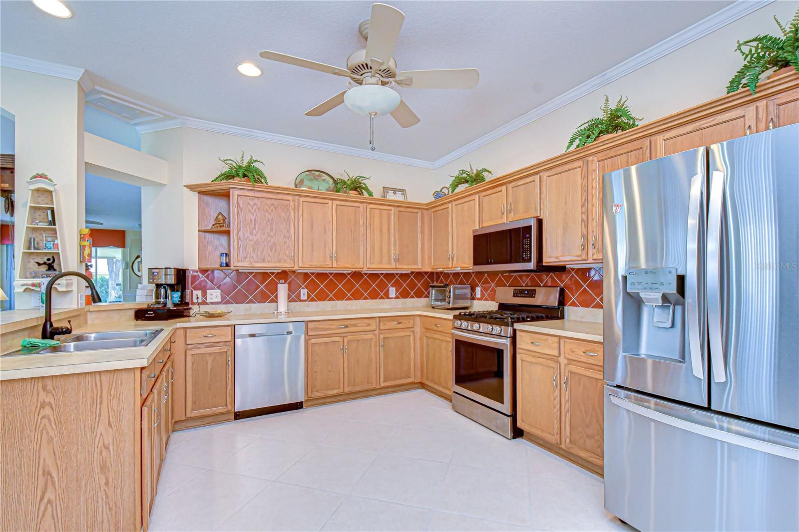 6073 SANDHILL RIDGE DR, LITHIA, FL, 33547