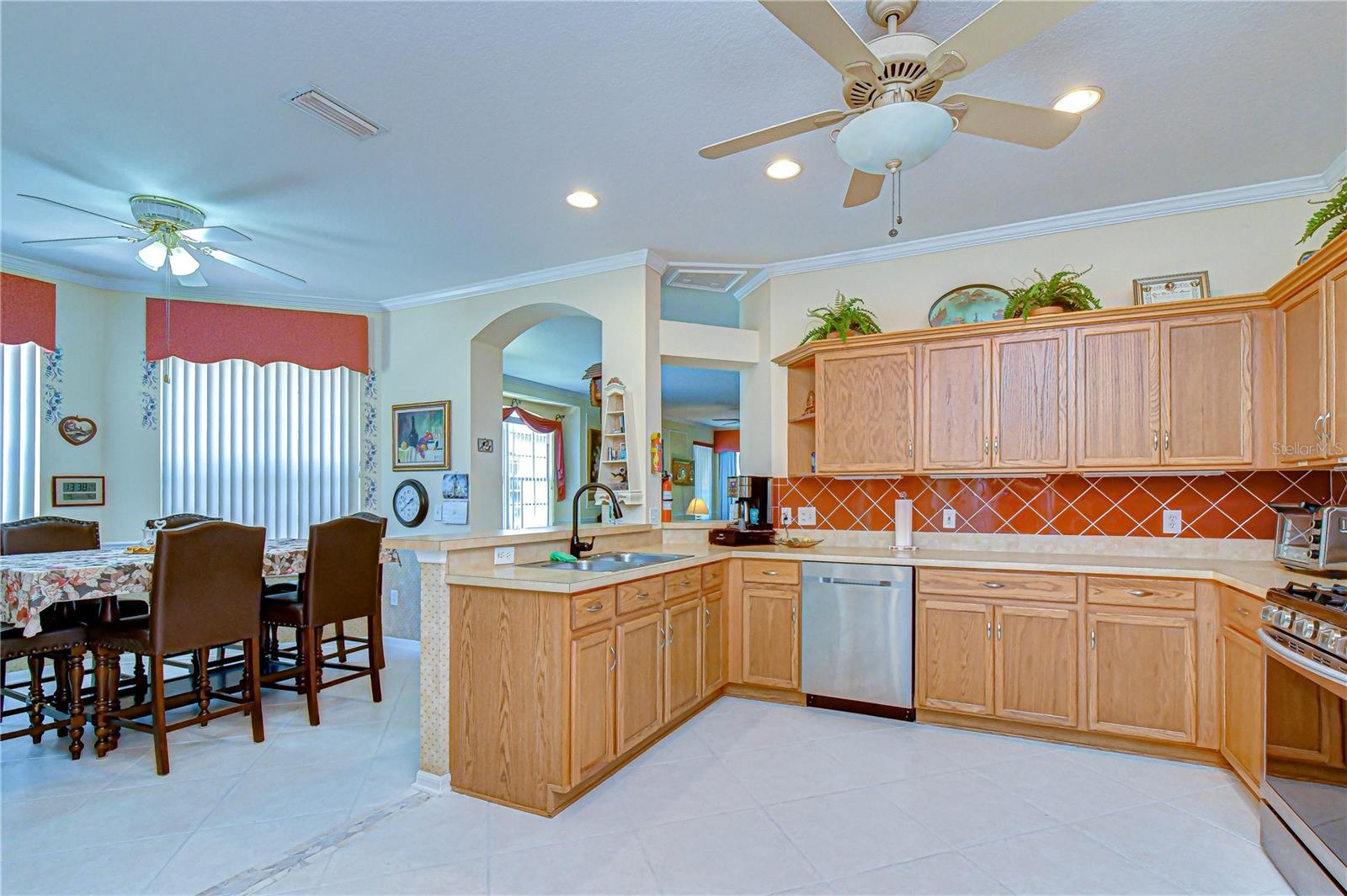 6073 SANDHILL RIDGE DR, LITHIA, FL, 33547