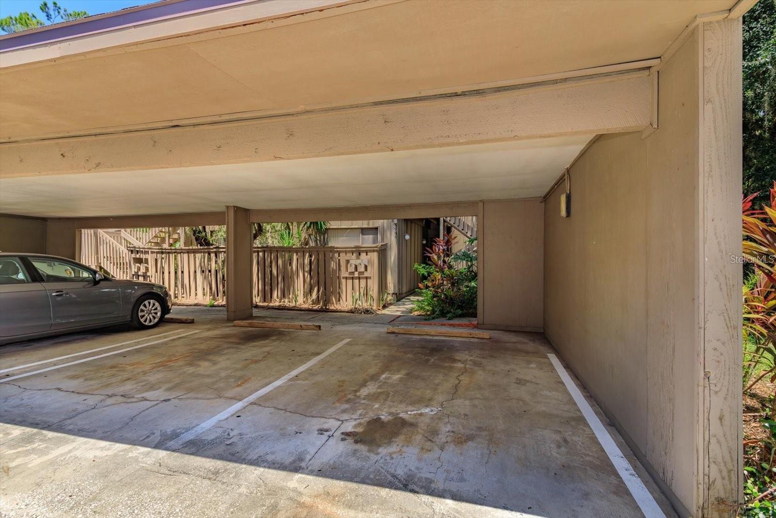 5303 INDIAN CREEK DR #D, ORLANDO, FL, 32811