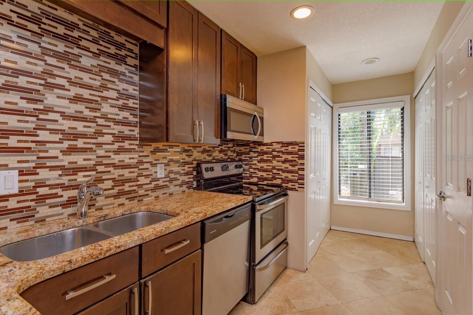 5303 INDIAN CREEK DR #D, ORLANDO, FL, 32811