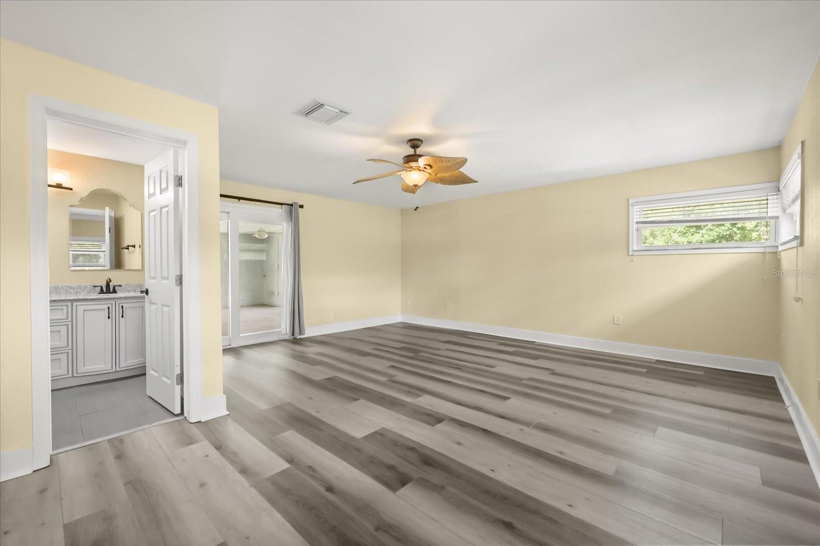 20963 E COLONIAL DR, CHRISTMAS, FL, 32709