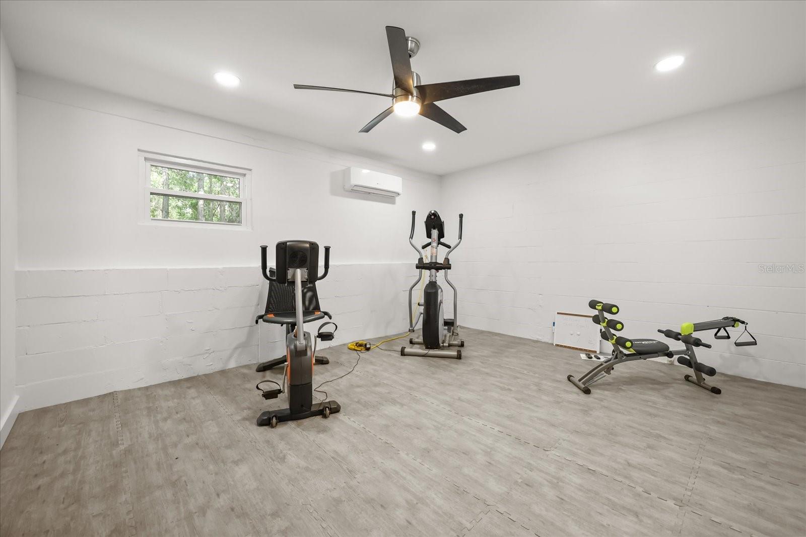 20963 E COLONIAL DR, CHRISTMAS, FL, 32709