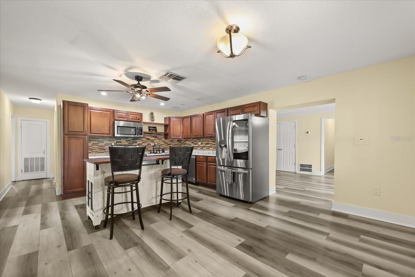 20963 E COLONIAL DR, CHRISTMAS, FL, 32709