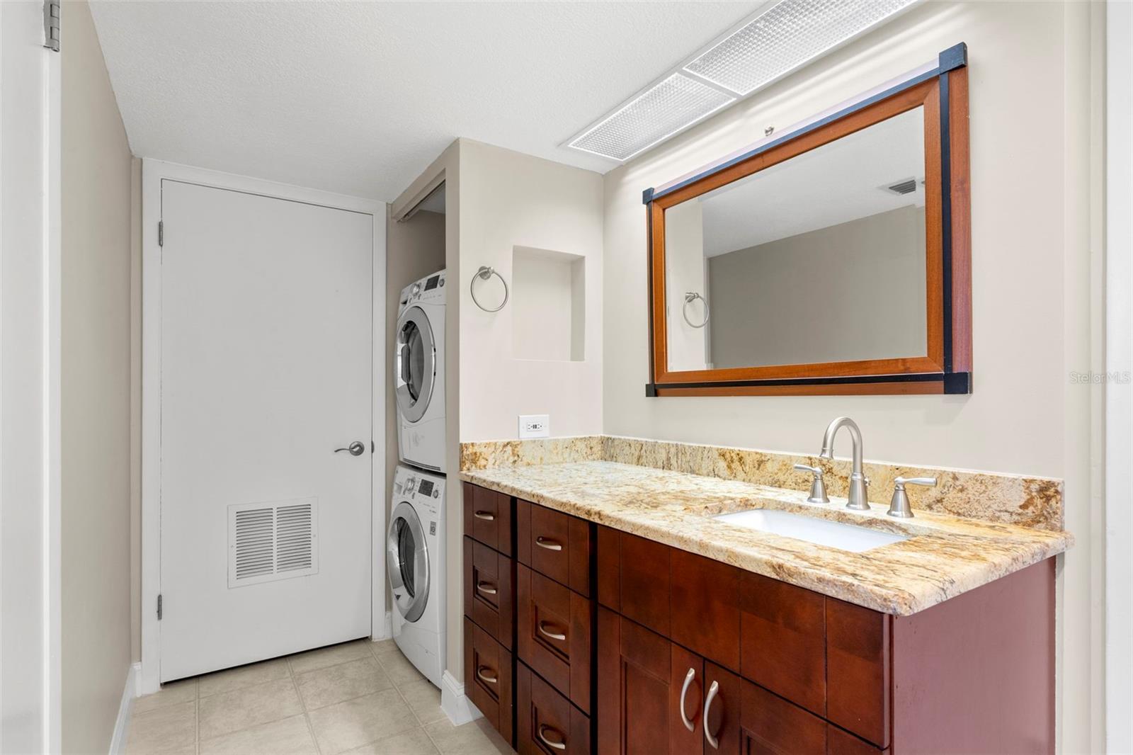 500 TREASURE ISLAND CSWY #205, TREASURE ISLAND, FL, 33706