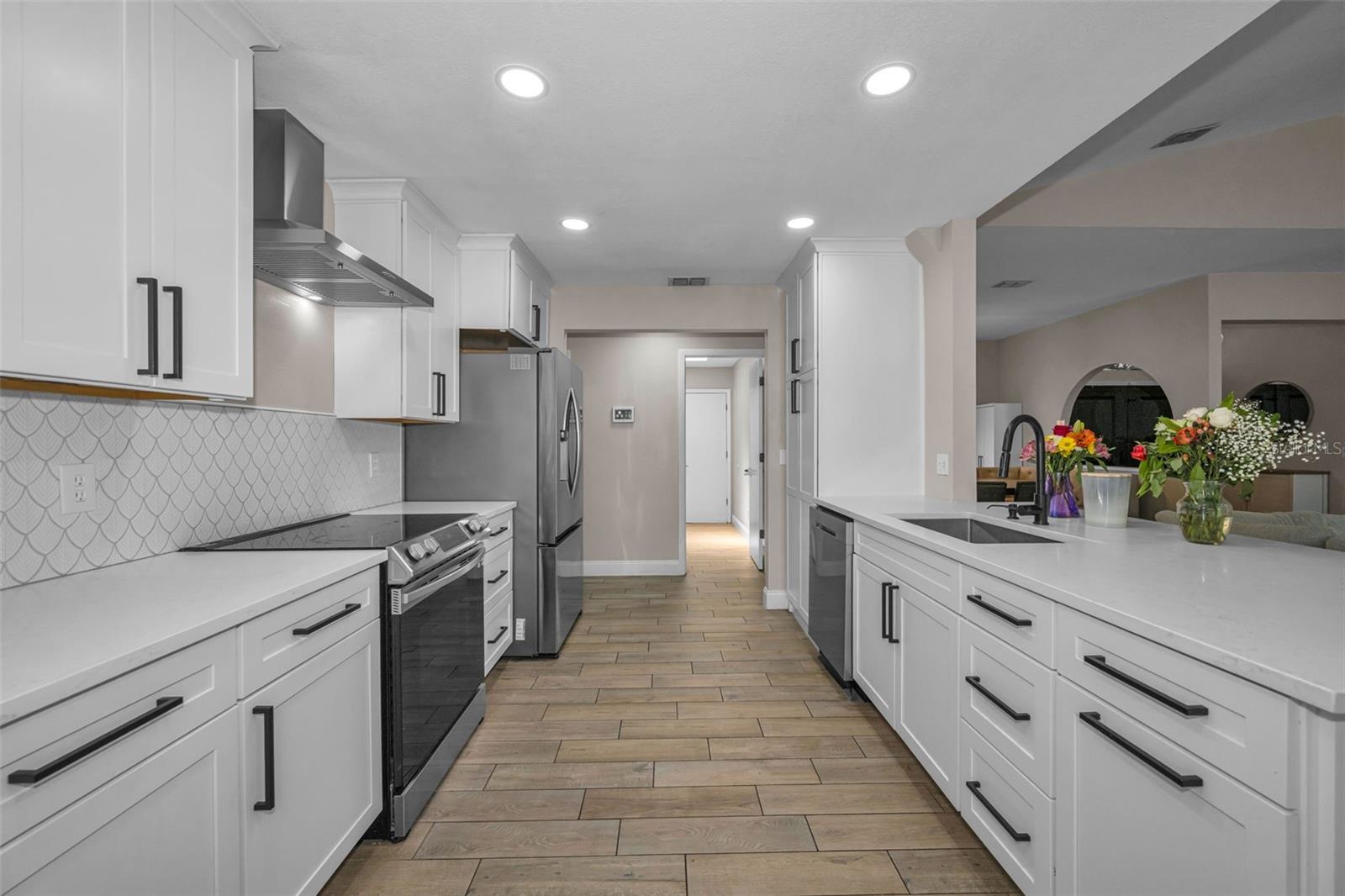 2823 CHALLENGER DR, PALM HARBOR, FL, 34683