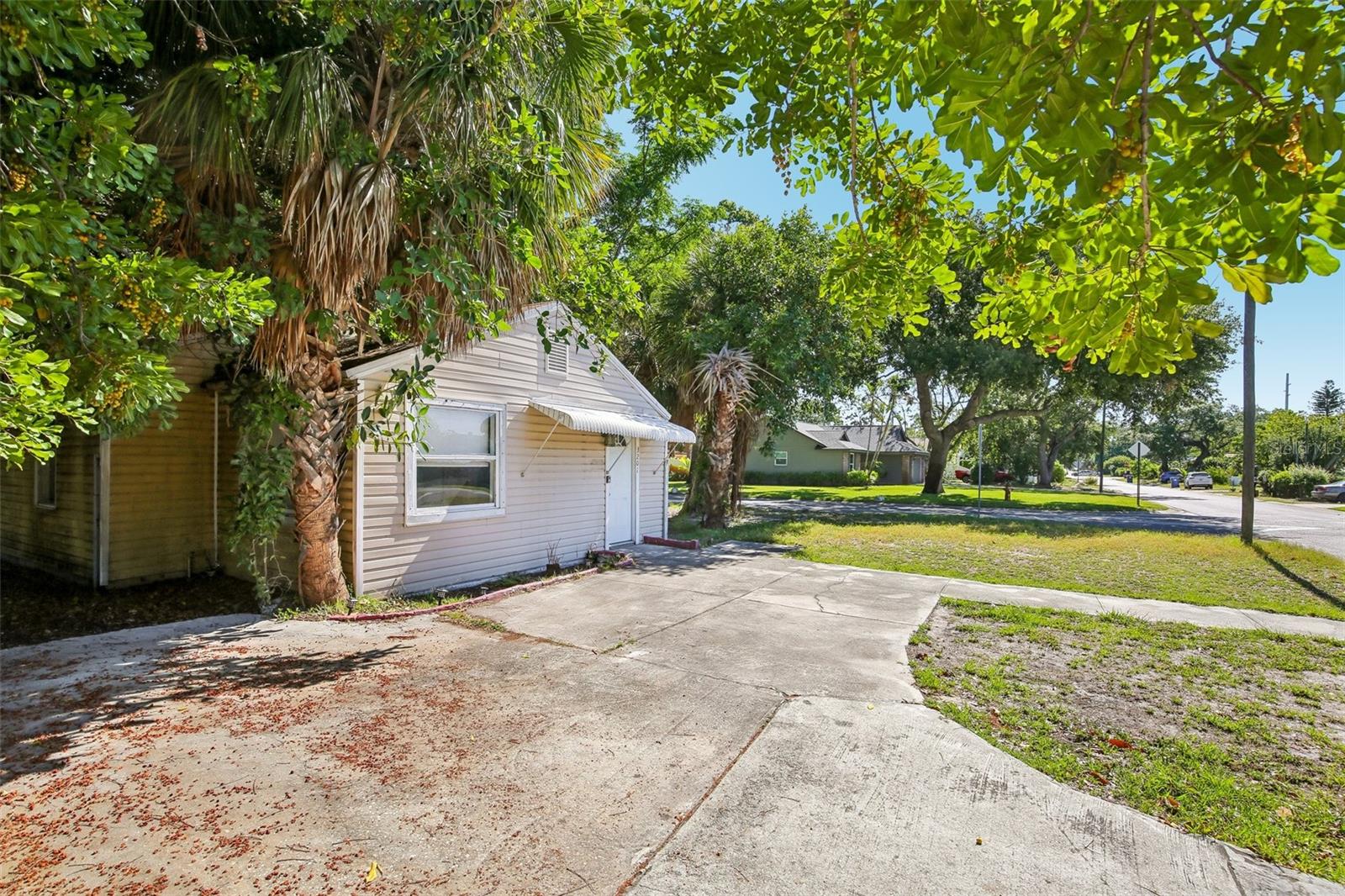 3201 FREEMONT TER S, ST PETERSBURG, FL, 33712