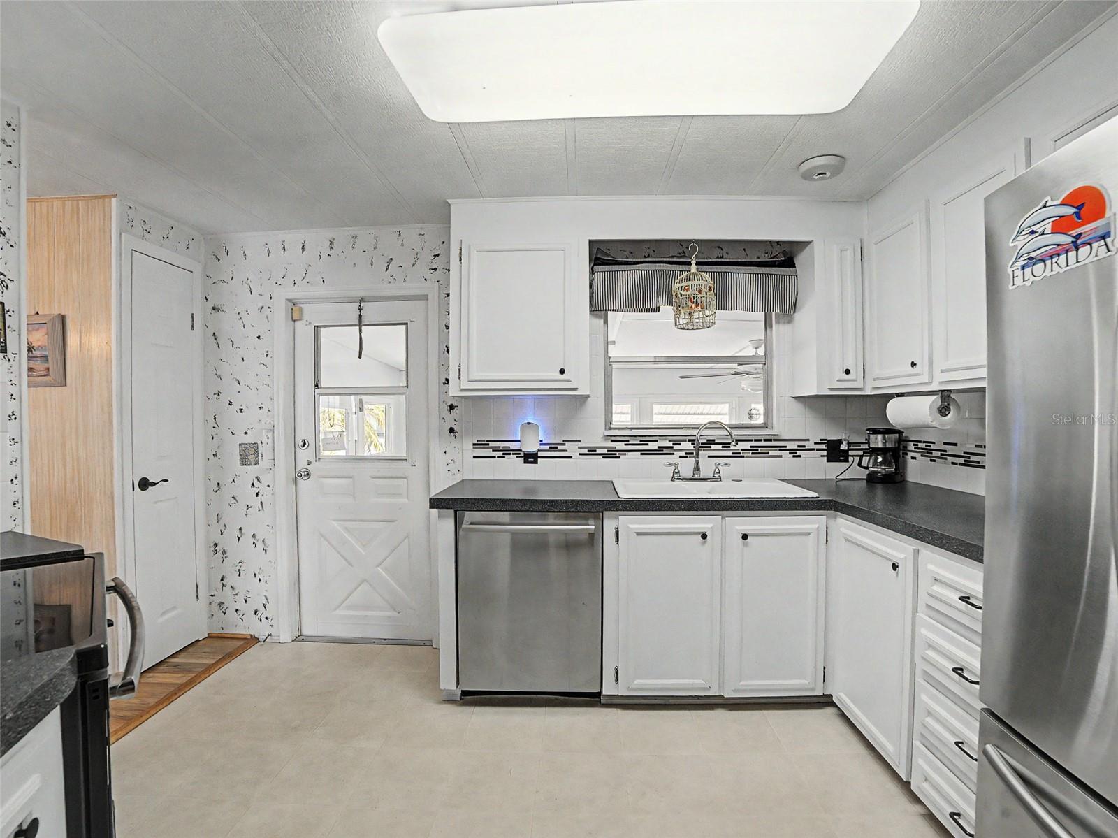 701 SUGAR PALM ST, LARGO, FL, 33778