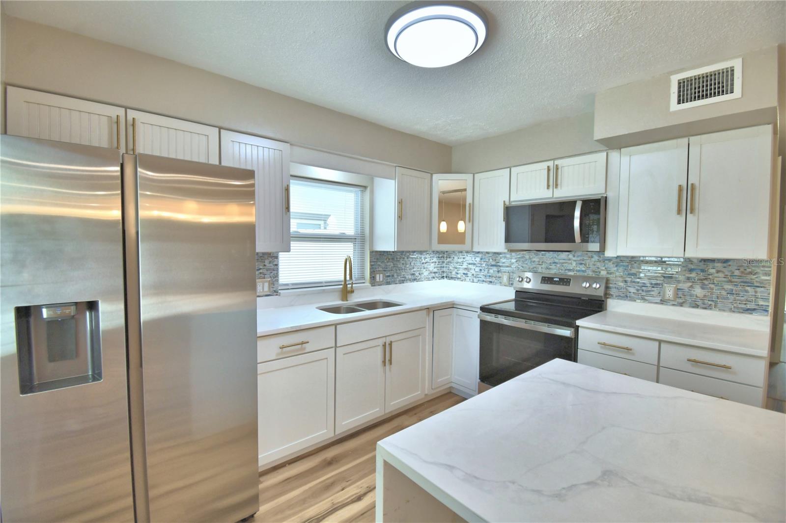 3553 CENTER CIR, LARGO, FL, 33774