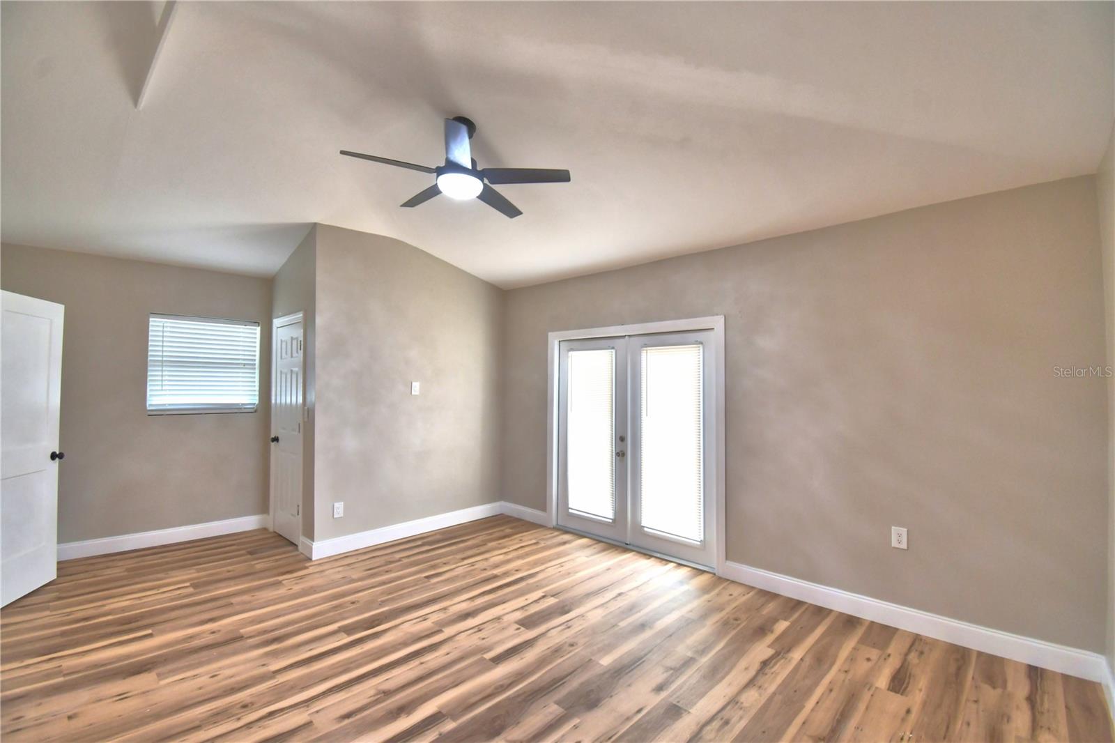 3553 CENTER CIR, LARGO, FL, 33774