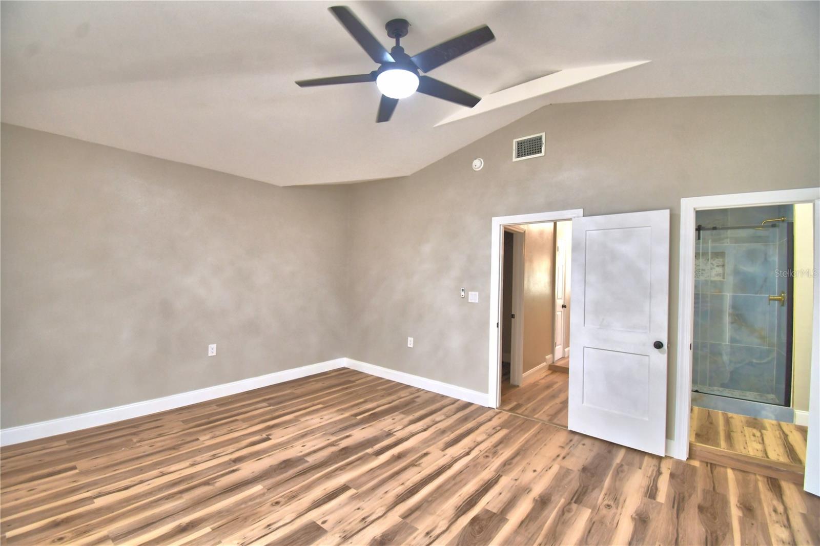 3553 CENTER CIR, LARGO, FL, 33774