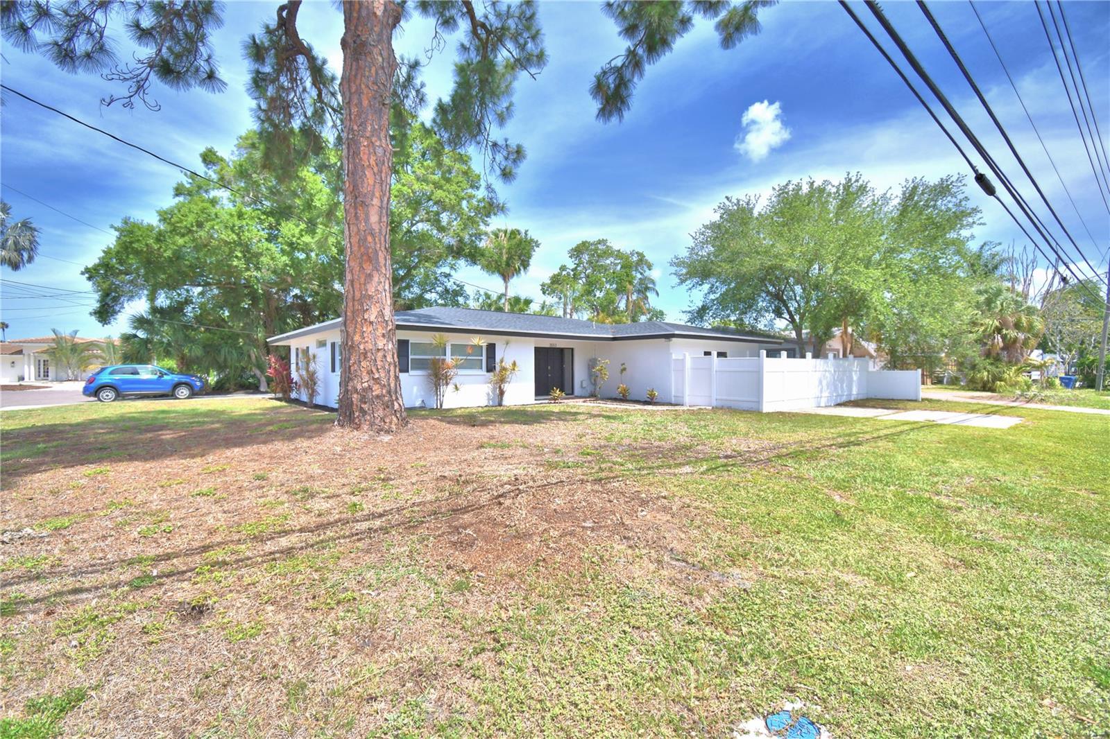3553 CENTER CIR, LARGO, FL, 33774