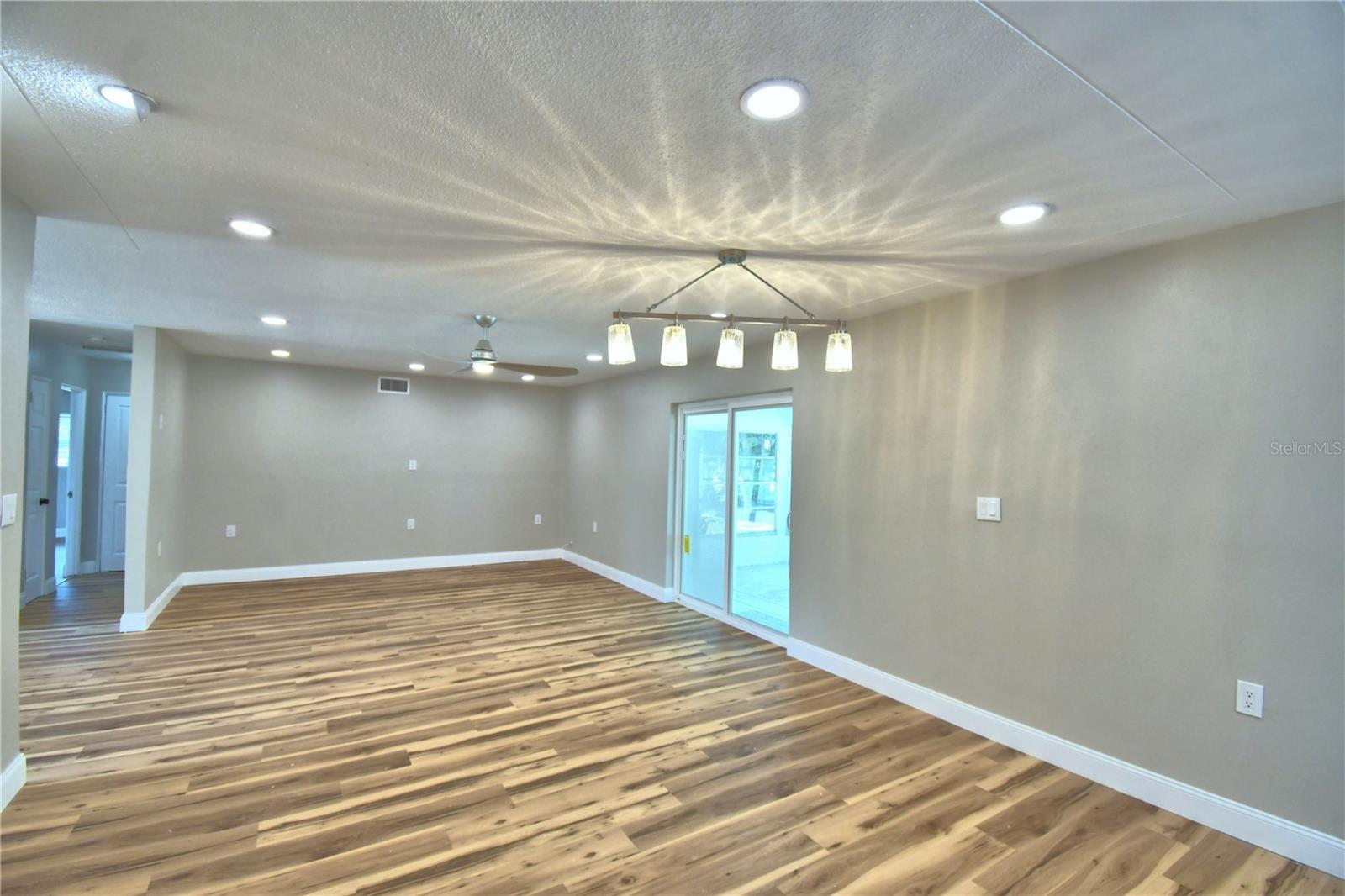 3553 CENTER CIR, LARGO, FL, 33774