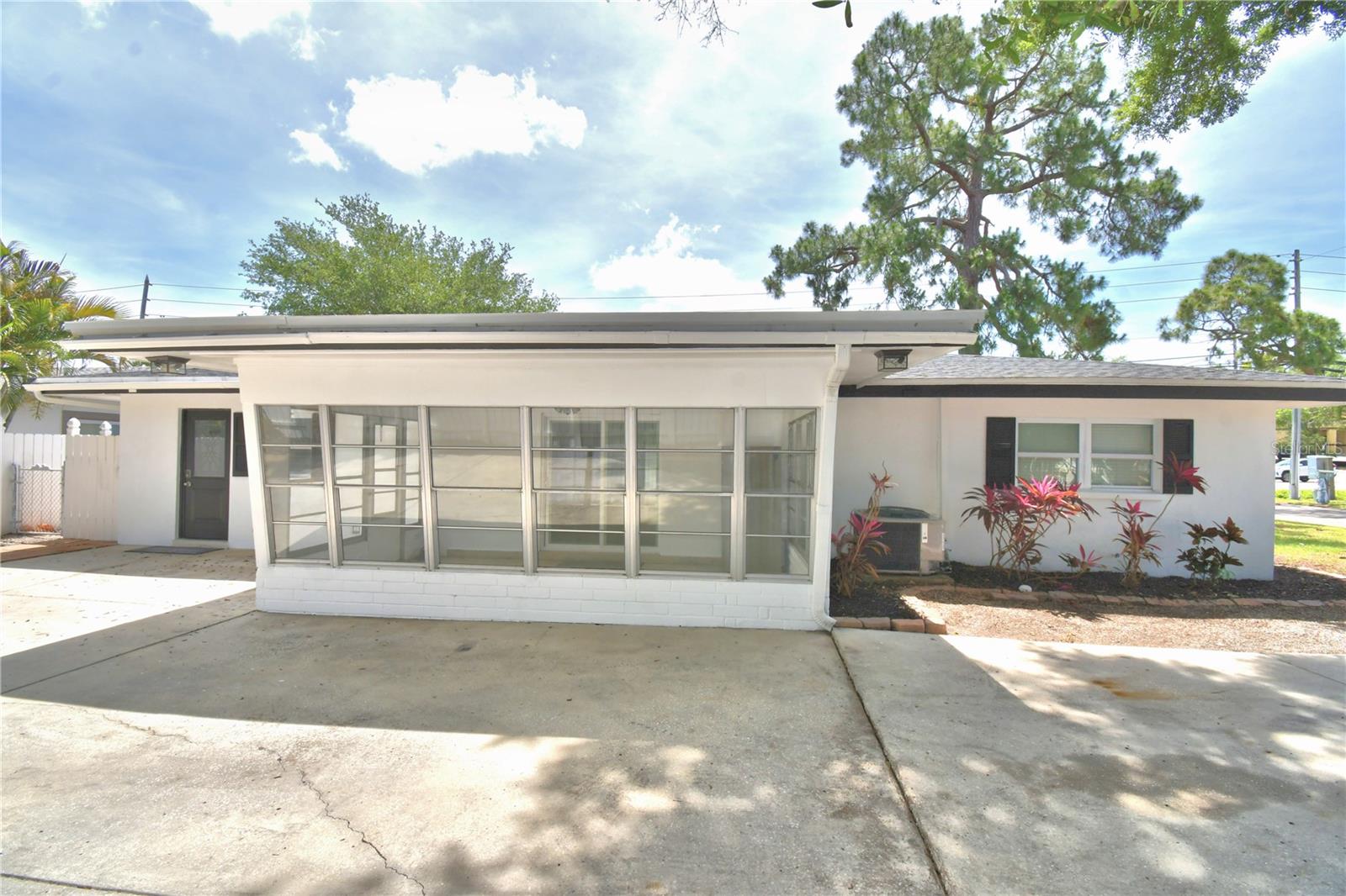 3553 CENTER CIR, LARGO, FL, 33774