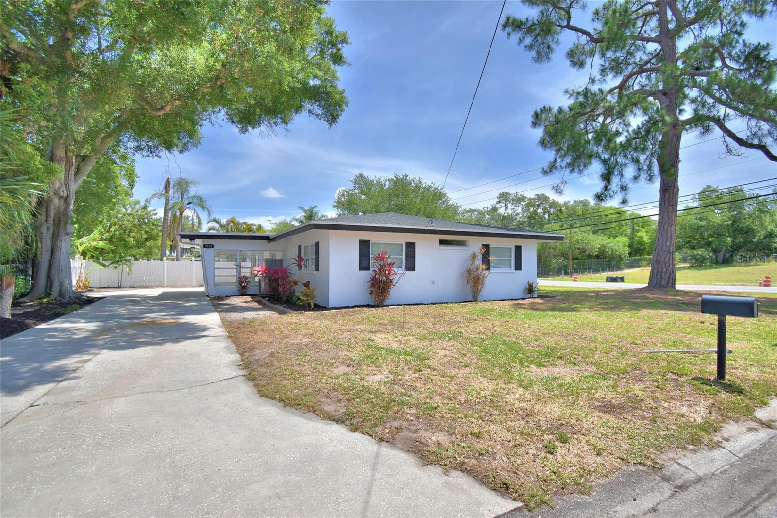 3553 CENTER CIR, LARGO, FL, 33774