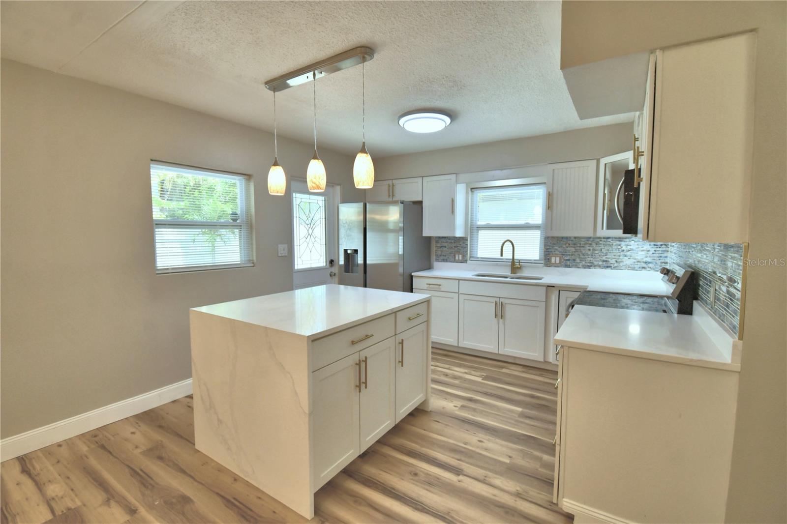 3553 CENTER CIR, LARGO, FL, 33774