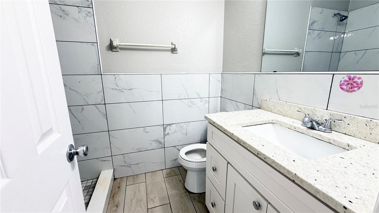 11 E ELLA J GILMORE ST, APOPKA, FL, 32703