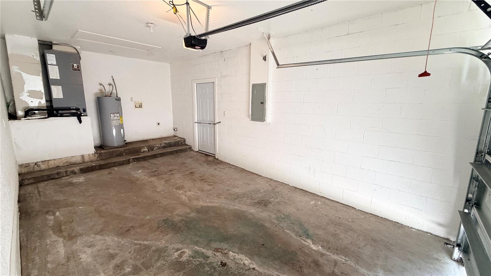 11 E ELLA J GILMORE ST, APOPKA, FL, 32703