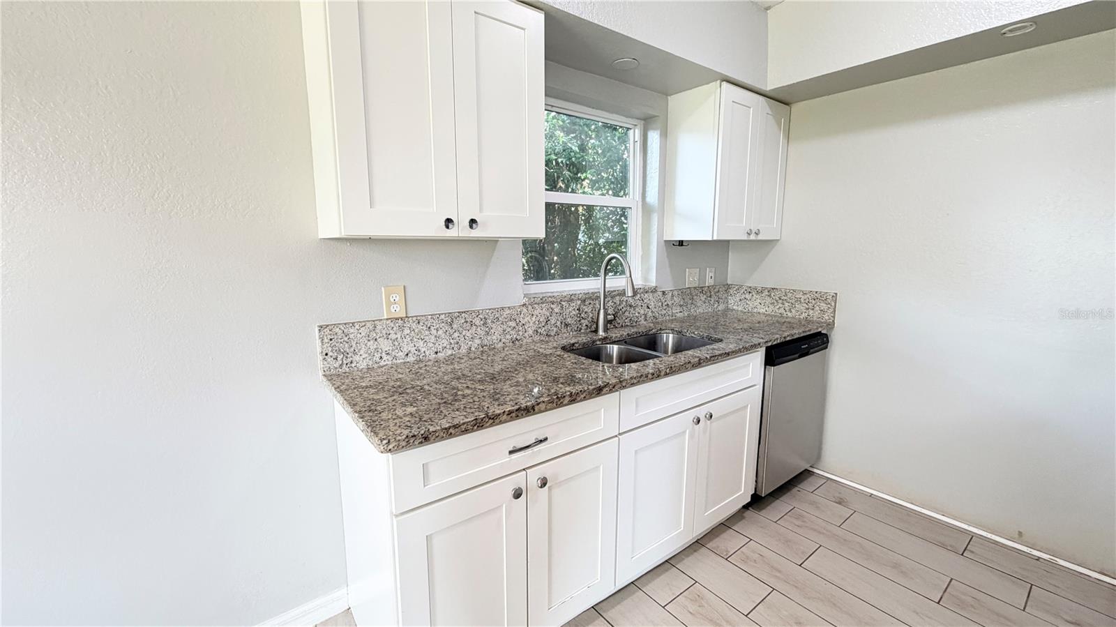 11 E ELLA J GILMORE ST, APOPKA, FL, 32703